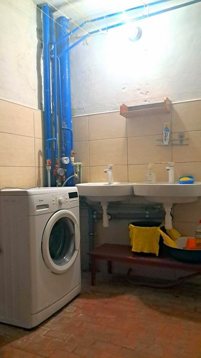 Продам кімнату у гуртожитку район Hollywood, Чернігів. Від власника.