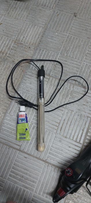 2 aquecedores: Hydor ETH 300 16.M, com ofertas