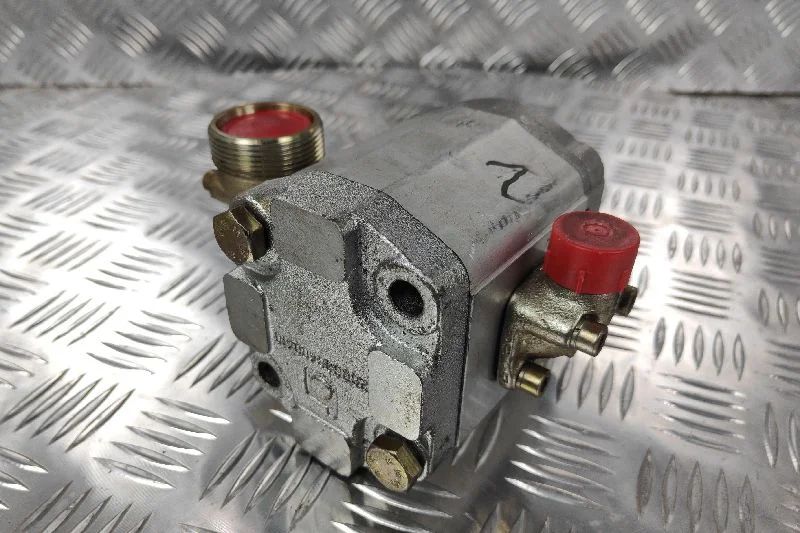 Pompa zębata Liebherr 10041600. Gear pump. Duży wybór pomp zębatych.