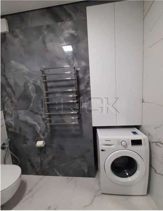 Продам 1к квартиру 50м2 ЖК Варшавський 3 вул Олександра Олеся Виноградар