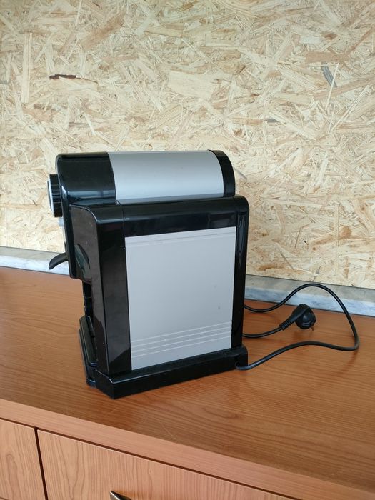 Máquina de café pouco uso