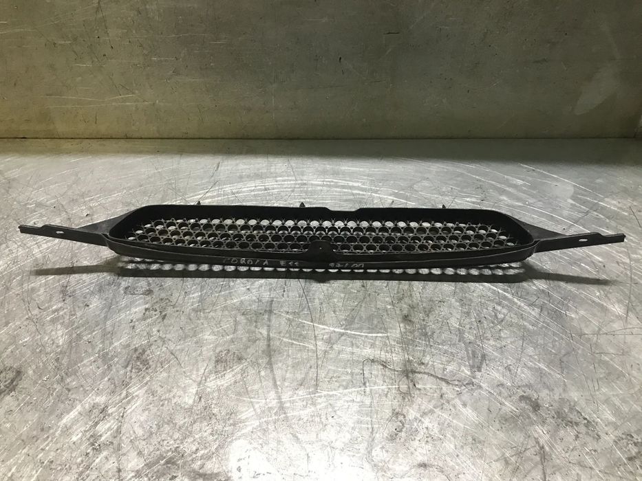 GRELHA DA FRENTE TOYOTA COROLLA E11 E110