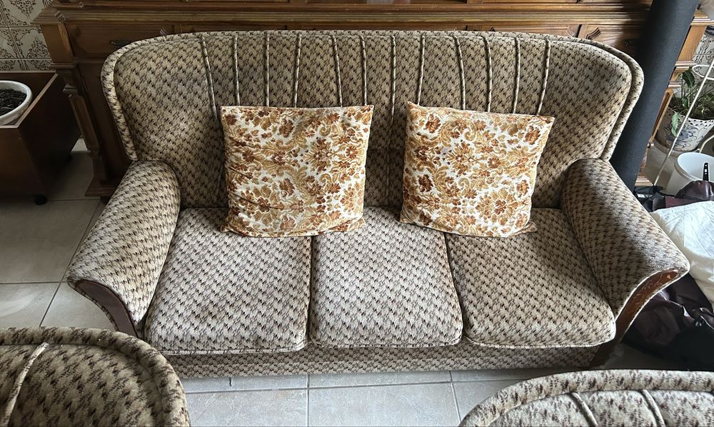 Conjunto de sofas e almofadas