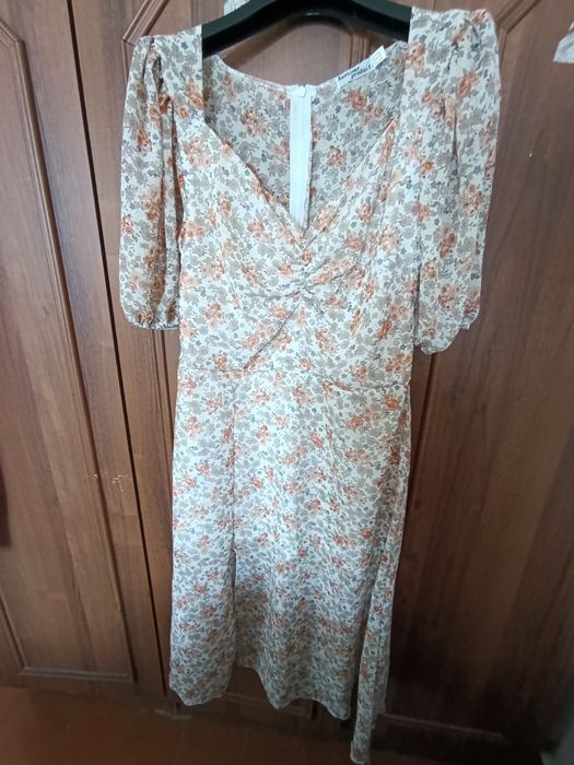 Платье продам. .