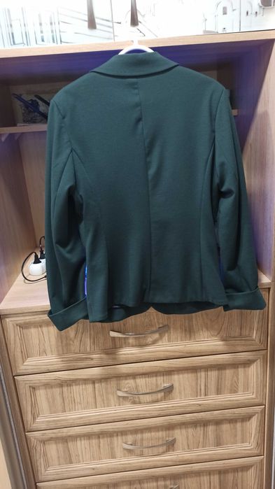 Трикотажний жакет жіночий класичний