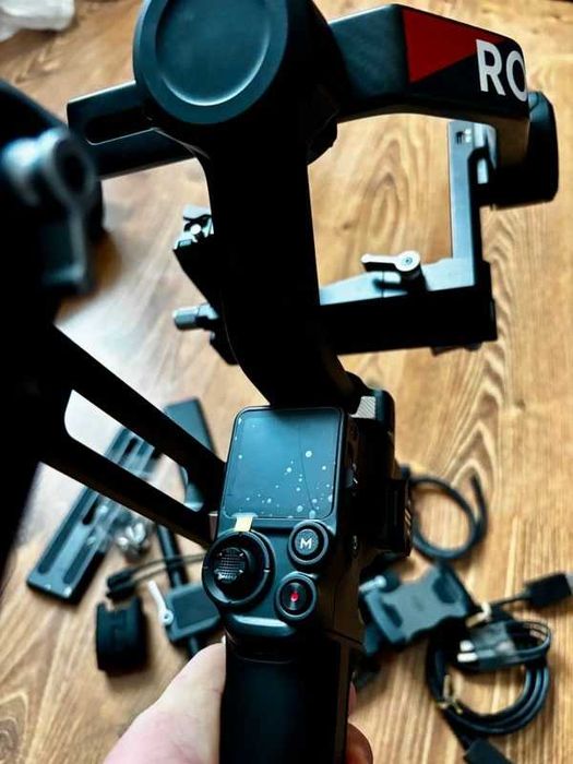 DJI RS 4 Pro Combo - gimbal stabilizator