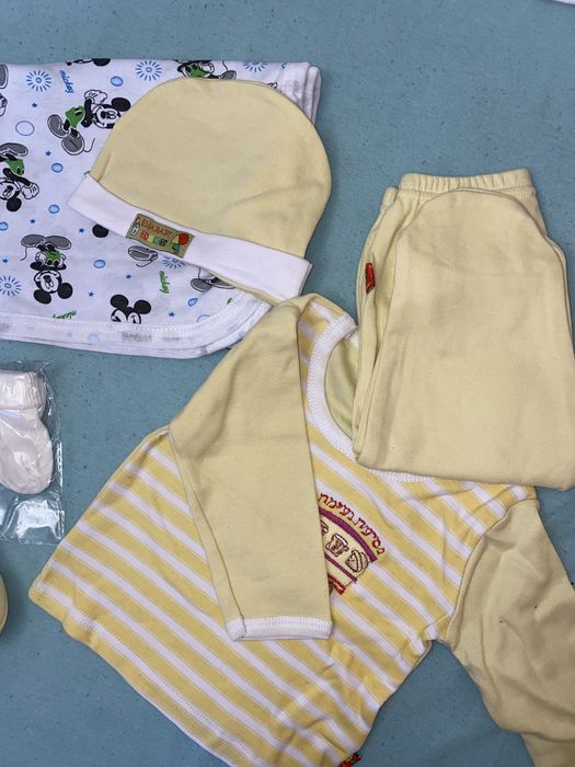 Пакет одежды в роддом на девочку комплект песочник шапочка топики