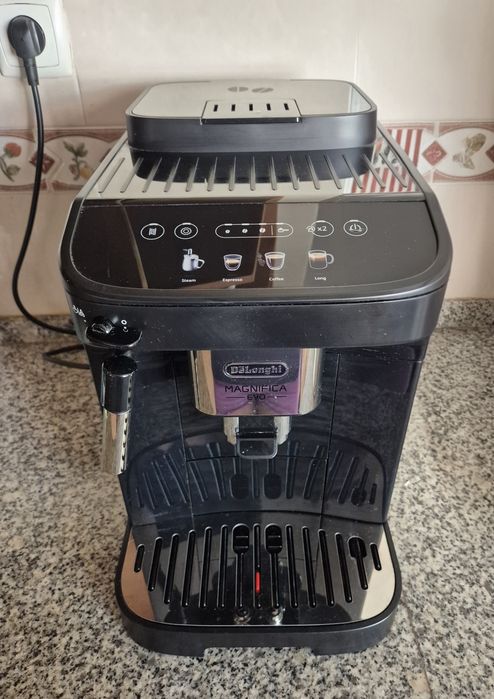 Máquina de Café Automática De'Longhi Magnifica Evo (Como Nova)