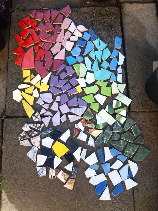 Бой плитки для самодельной мозаики