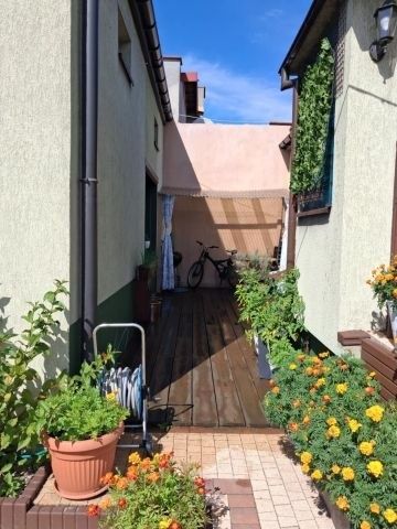 Dwa domy na jednej dzialce