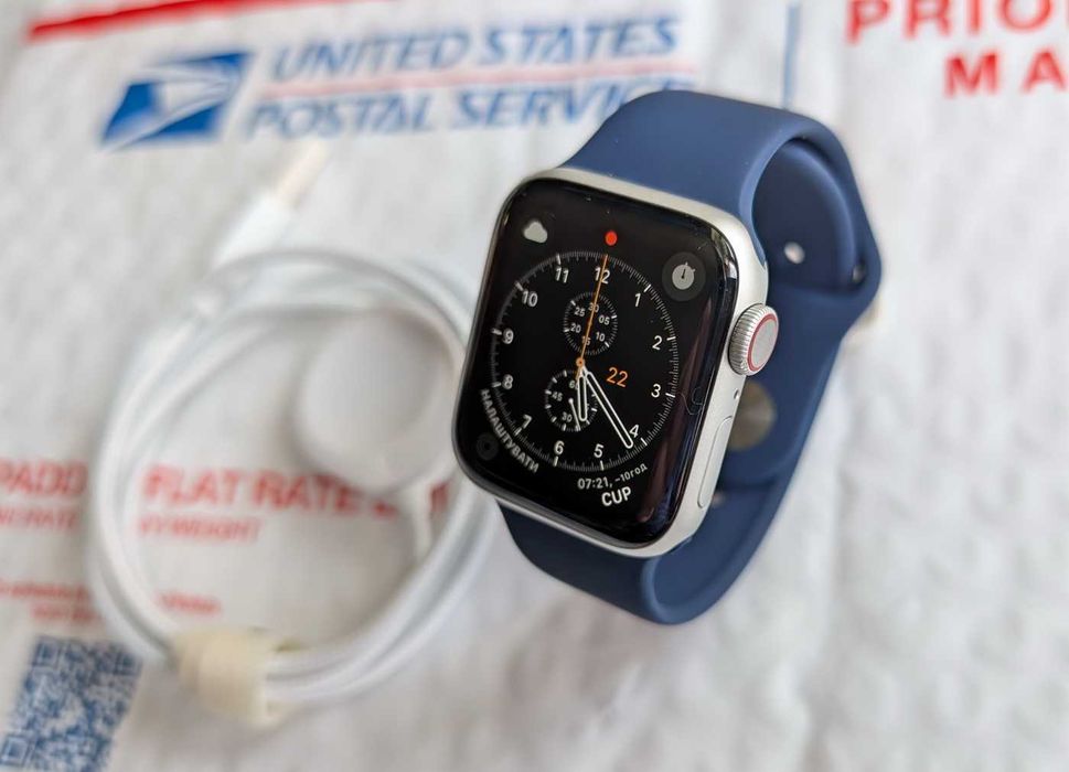 Екран без подряпин АКБ 97% рідна Apple Watch 6 40 Silver
