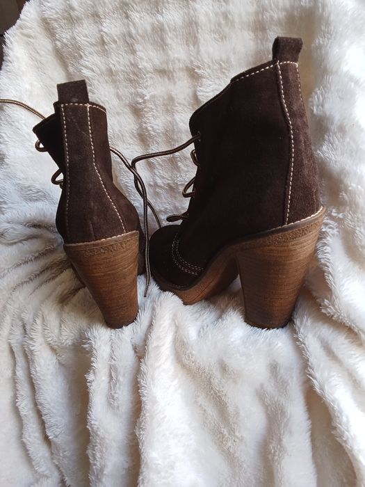 Sapato bota marca Hush Puppies