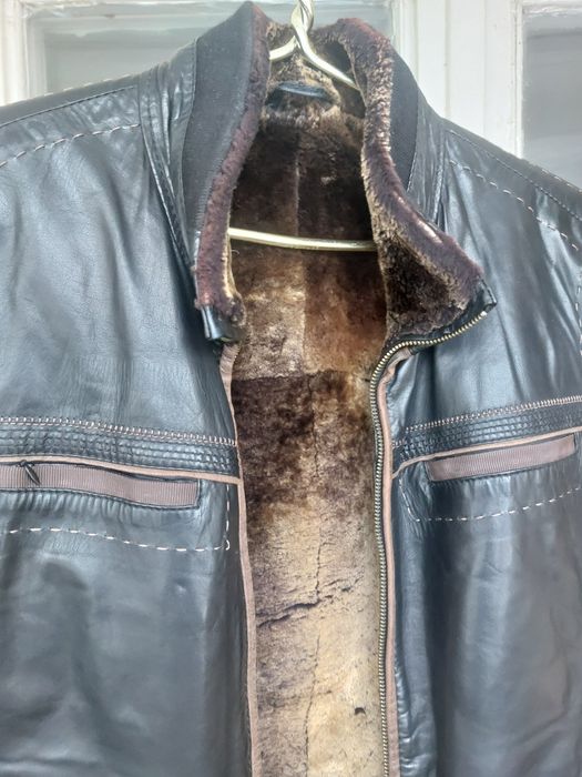 Продаю  турецьку чоловічу кожану куртку га меху