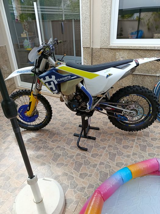 Husqvarna FE 250 2017 matriculada.
