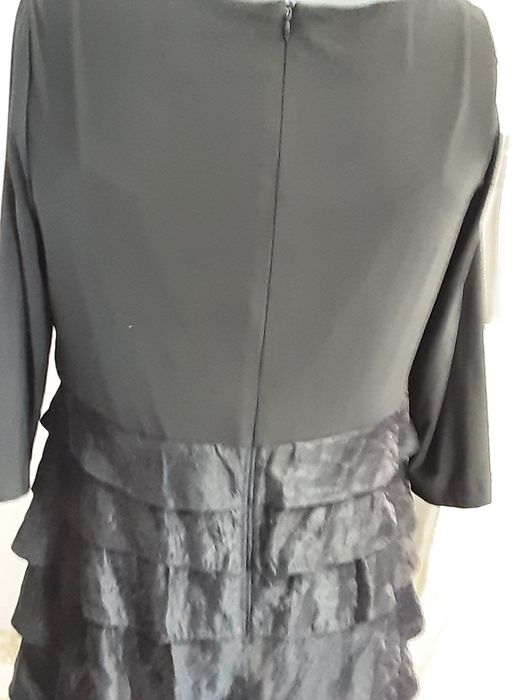 Vestido preto comprido cerimónia e charpe