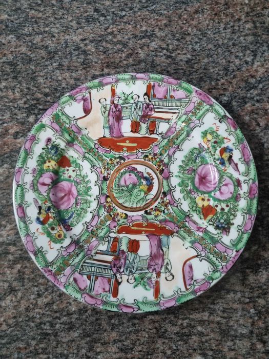 Prato decorativo em porcelana oriental (China)