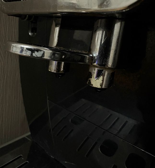 Ekspres DeLonghi Dinamica ECAM35X.55 z LatteCrema