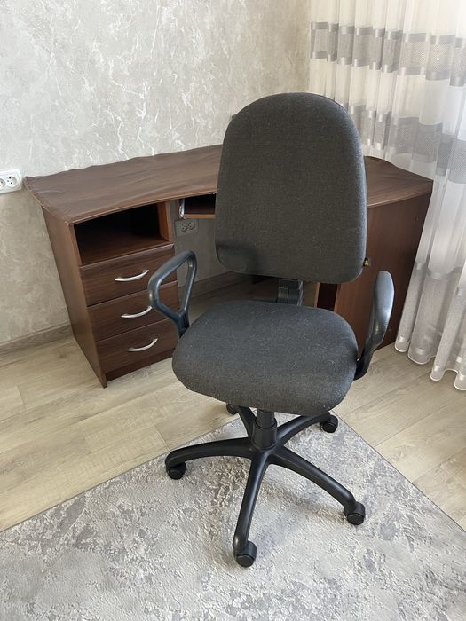 Компʼютерне крісло