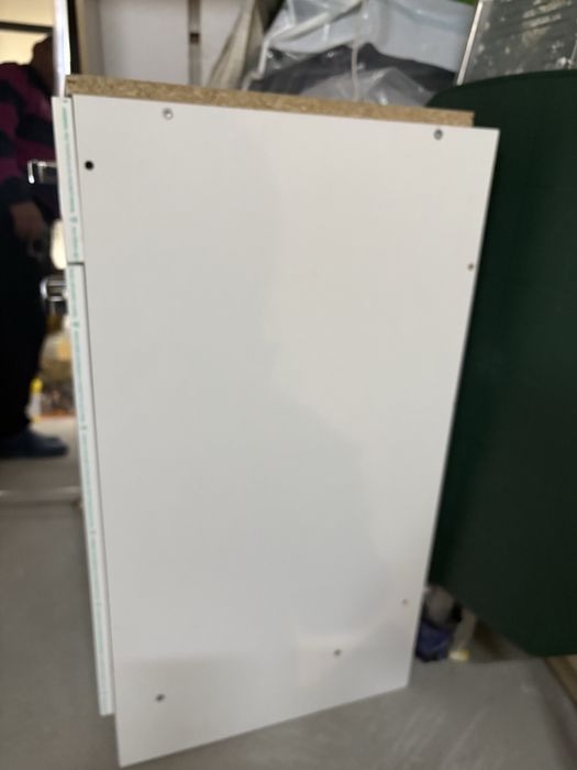 Sprzedam szafke lazienkowa  nowa