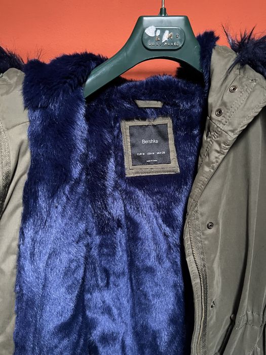 Casaco com pelo azul