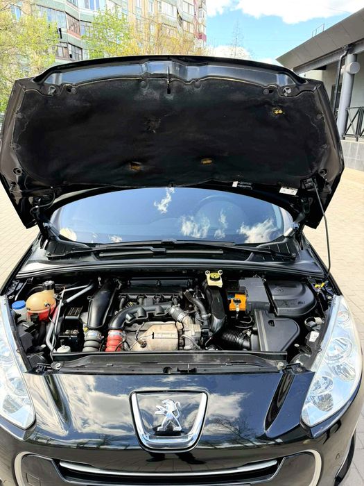 2012 нефарб Peugeot 308 АКП
