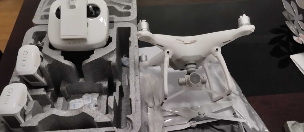 Drone  phanton 4 em bom estado.