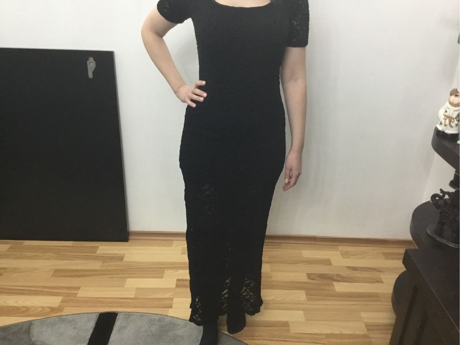 Платье вечернее облегающее кружевное черное