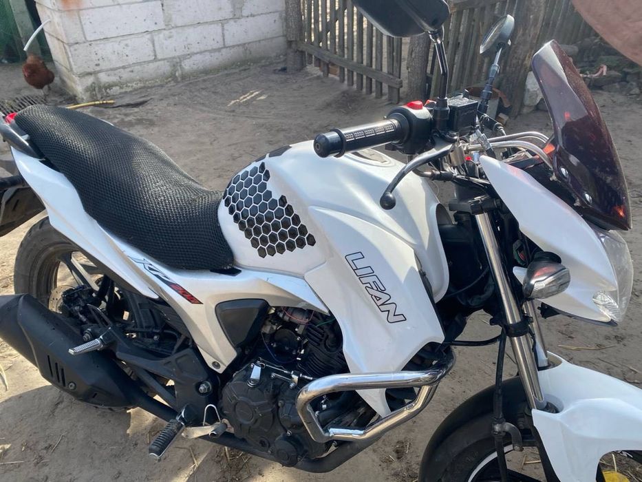 Мотоцикл Lifan 200
