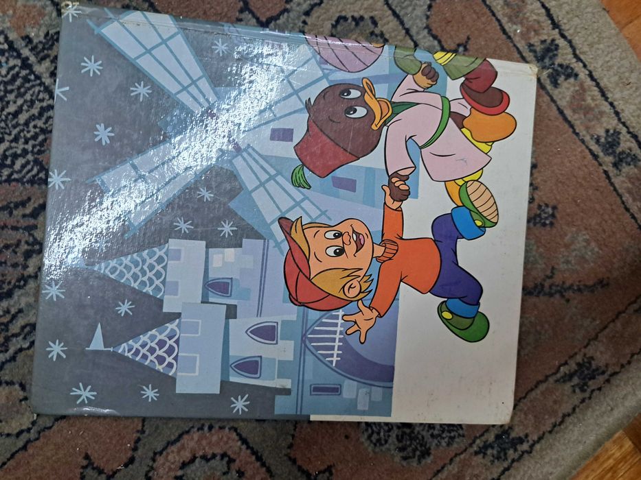 Livro disney "O MUNDO É PEQUENO"