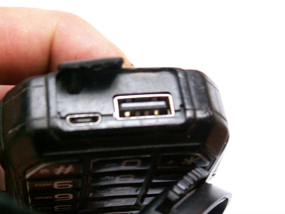 MaxCom MM899 Niesprawny na części