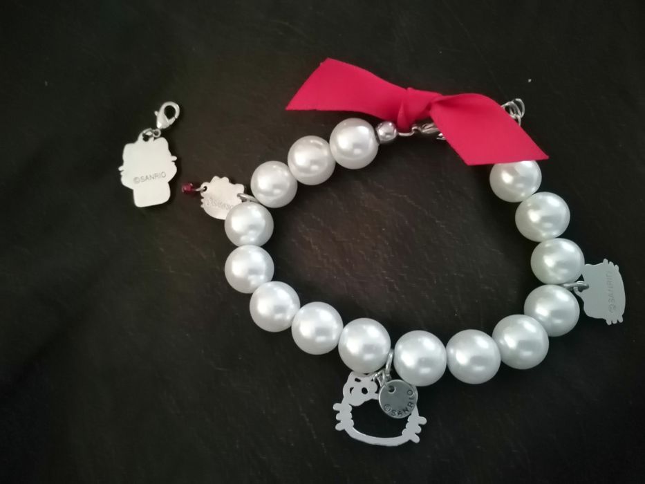Pulseira Hello kitty e pendente marca Sanrio64751084289153121
