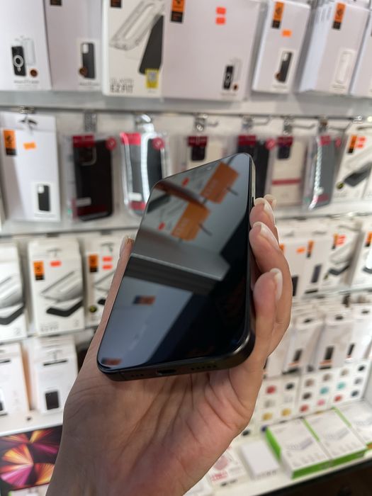 iPhone 15 Pro 256Gb black titanium - АКБ 100%, стан 5