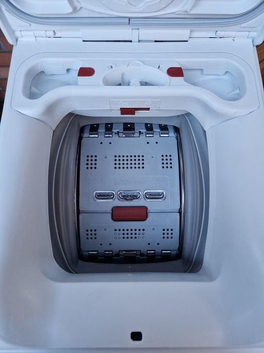 Вертикальна пральна машина з паром AEG L7TL710EX