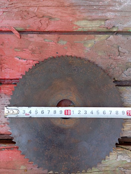 Пила дискова по дереву