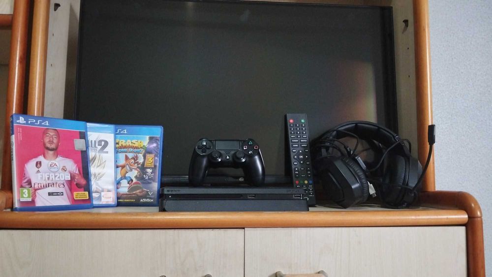 Vendo ps4 mais tv