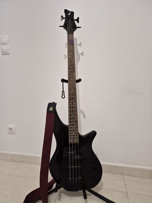Bundle Fender Rumble LT25 e Jackson JS2 Spectra