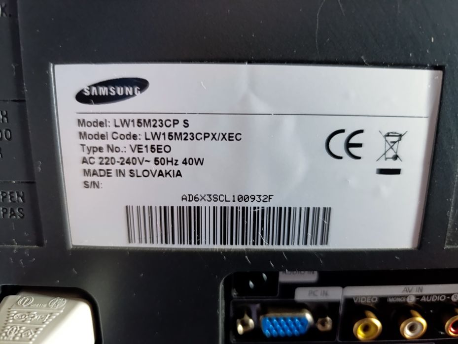 TV monitor LCD, a funcionar bem.