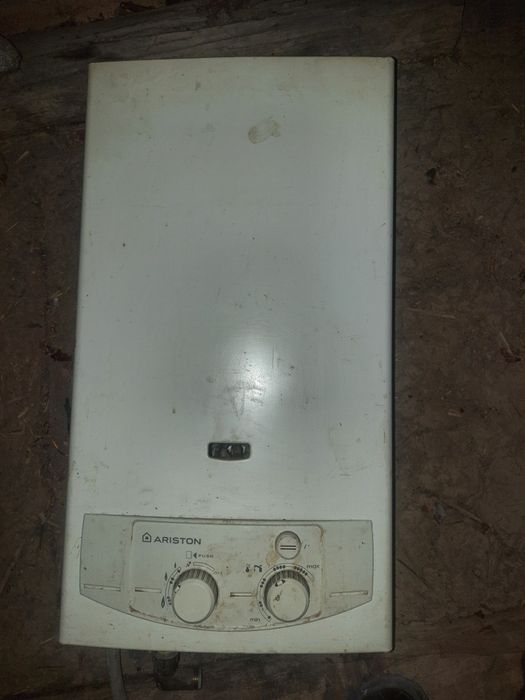 Продається газова колонка  Ariston fast 11 cf p Б/у