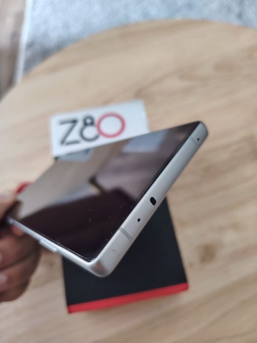 Núbia Z80 ultra 512