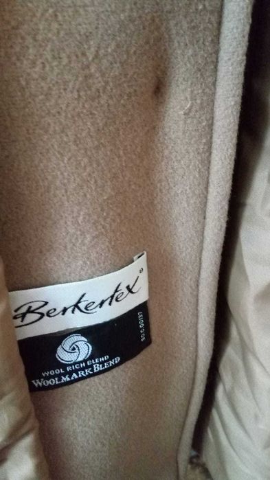 Напівпальто жіноче, осіннє, фірма Berkertex, темно бежевий колір