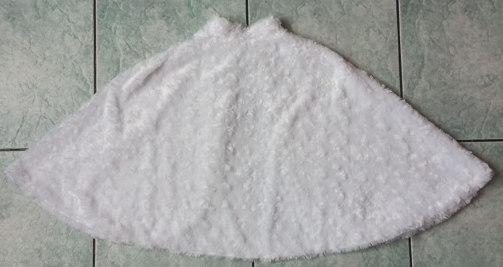 Pelerynka komunijna.