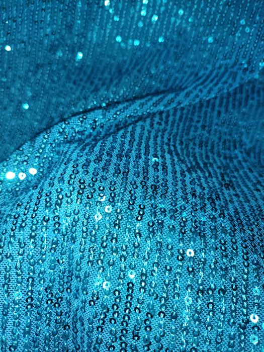 Vestido azul brilhante