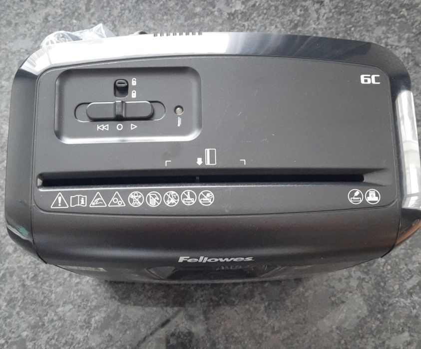 Niszczarka do papieru biurowa Fellowes 6C