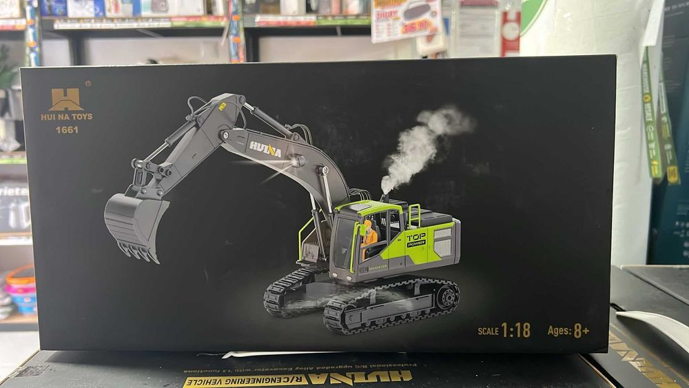 Huina 1661 Escavadeira RC Escala 1:18 2.4G 13CH com Caçamba de Liga Metálica, Luz LED, Spray, Rotação de 380° - Veículo de Controle Remoto Verde