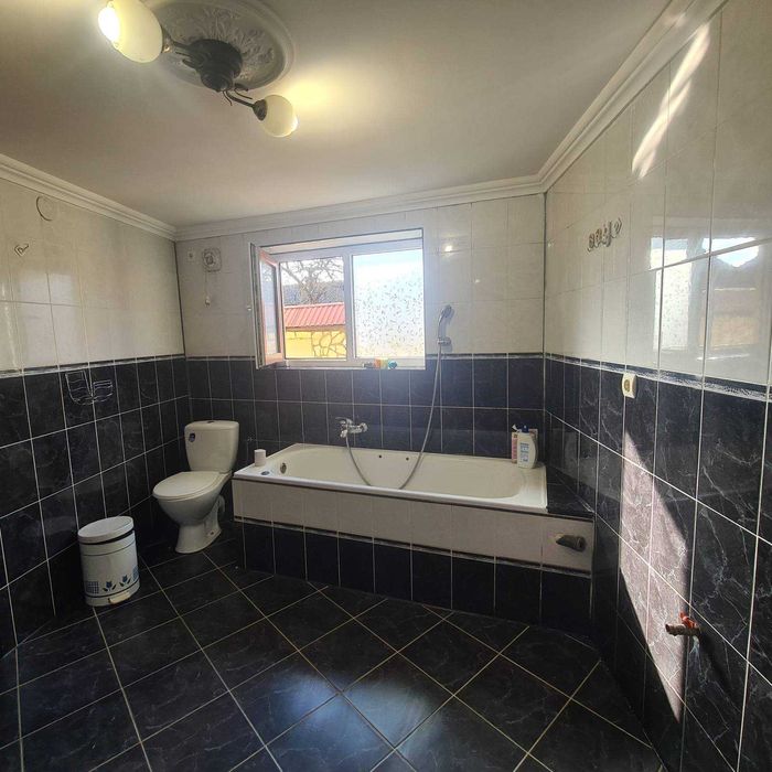 Продається чудовий сімейний будинок в м.Берегово