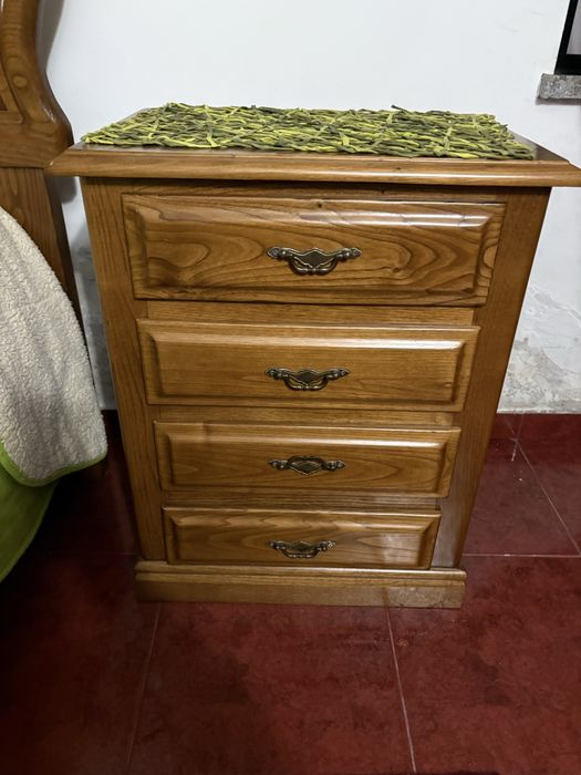 Quarto completo em madeira cerejeira