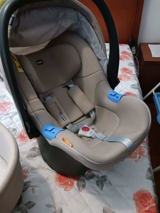 Carrinho + alcofa + ovo + oferta isofix