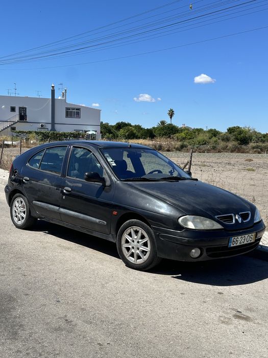 Renault Car 2000 model