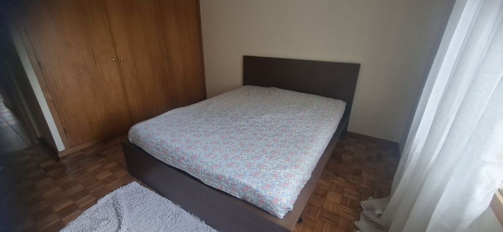 Cama e comoda Malm