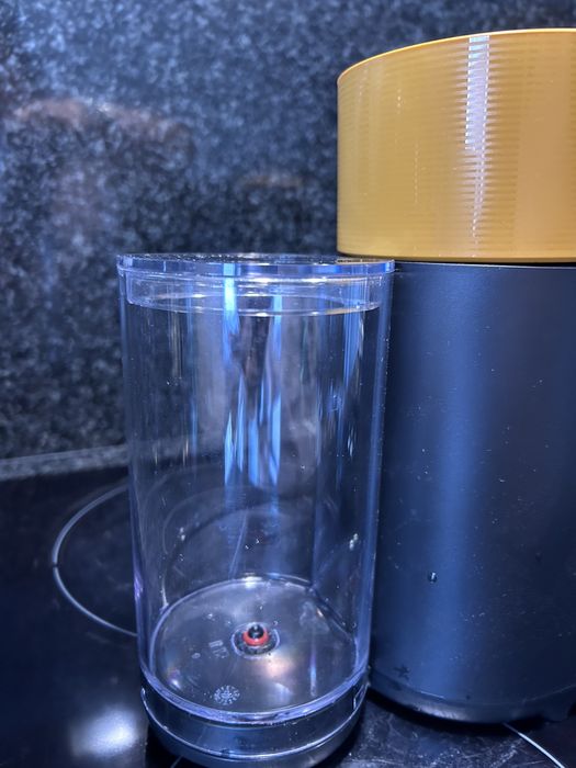 Máquina de café Vertuo Pop Mango Yellow NESPRESSO